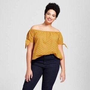 Universal Thread yellow eyelet short‎ sleeve blouse NEW XS